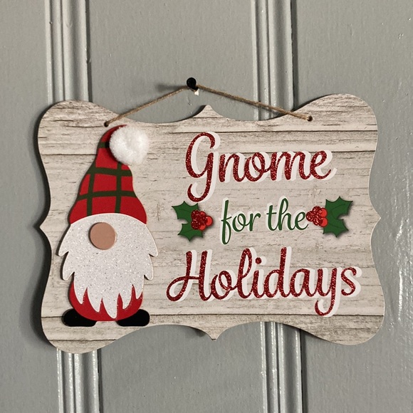 NWT Adorable Wooden Glittered Gnome for the Holidays Decoration Sign - Picture 14 of 16